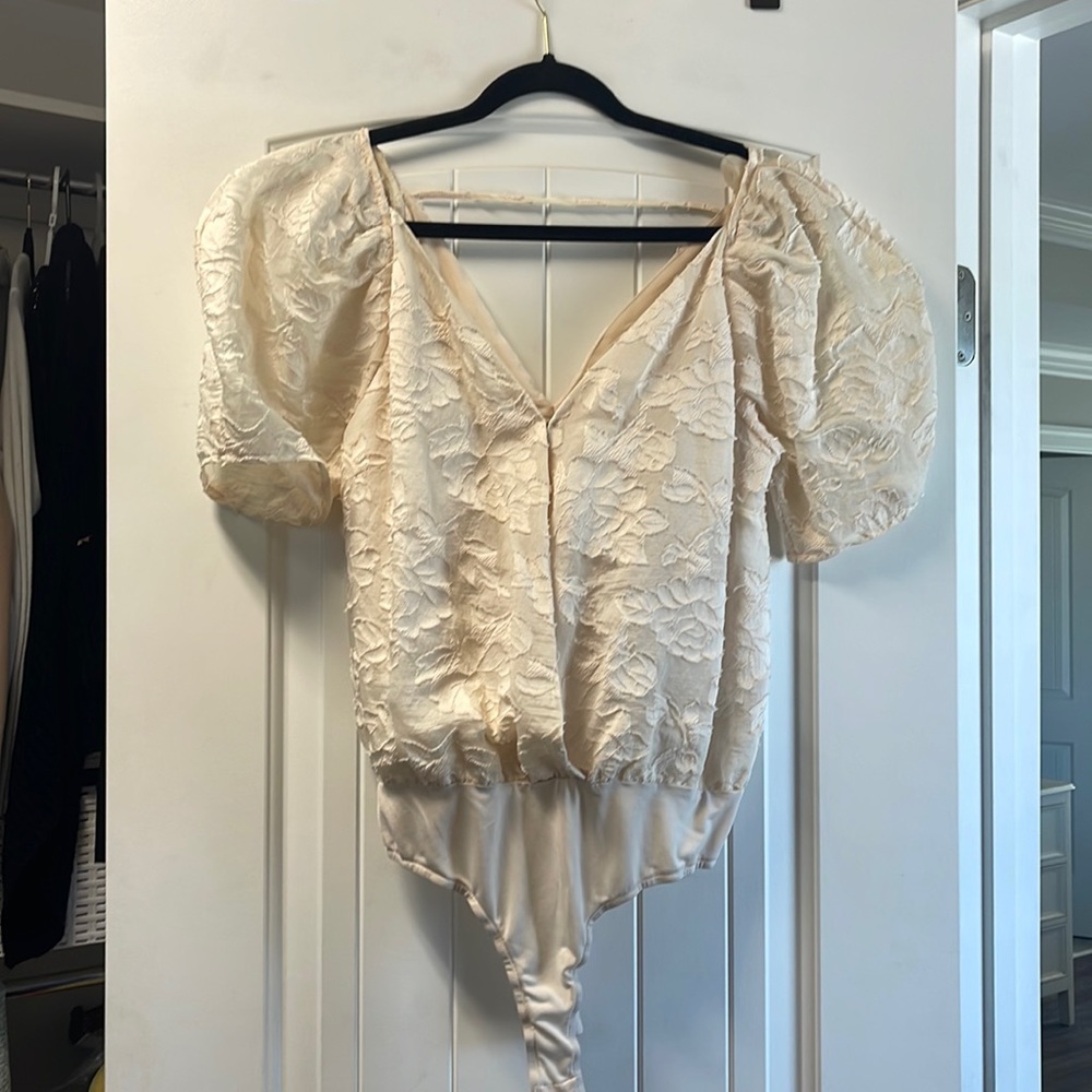 ASTR puff sleeve bodysuit